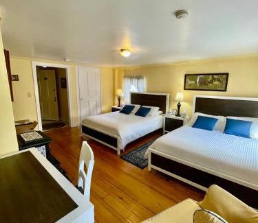 Newburyport Bed & Breakfast | Top-Rated Clark Currier Inn with Complimentary Breakfast