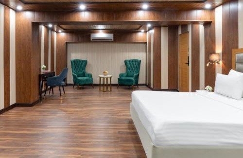 Ghaziabad Hotel | Clark Inn Express Rajnagar