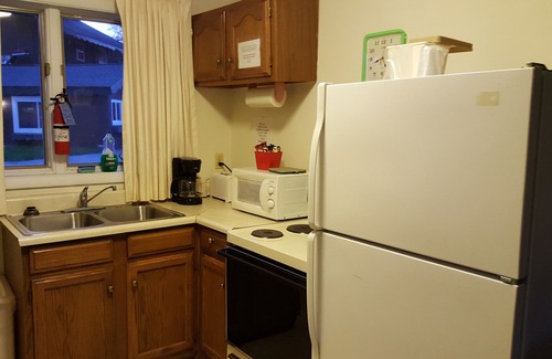 Old Forge Hotel | Beachfront Bliss at Clark's Beach Motel with Pool Access
