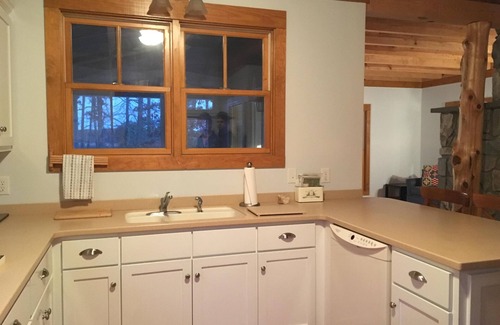Lincolnton Cabin | Elegant Clarks Hill Lakefront Cabin with Hot Tub & Pool