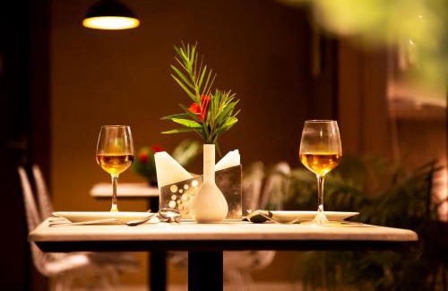 Palia Hotel | Discover Clarks Inn Dudhwa: Pet-Friendly & Family Fun