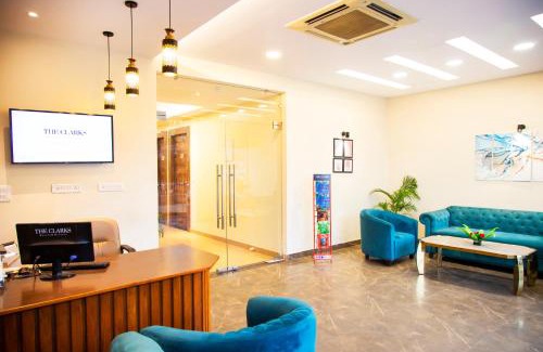 Palia Hotel | Discover Clarks Inn Dudhwa: Pet-Friendly & Family Fun