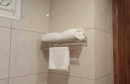 Palia Hotel | Explore Clarks Inn Dudhwa: Family-Friendly and Cozy Stay