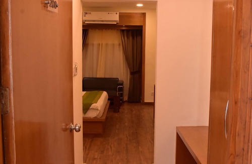 Baddi Hotel | Budget-Friendly Stay at Clarks Inn Express Baddi