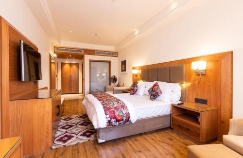Ludhiana Hotel | Discover Clarks Inn Express Ludhiana - Guest Rated 4.9/10