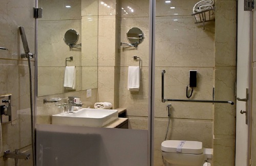 Gwalior Hotel | Discover Clarks INN Suite Gwalior: 4-Star Family Retreat