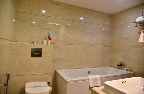 Gwalior Hotel | Discover Clarks INN Suite Gwalior: 4-Star Family Retreat
