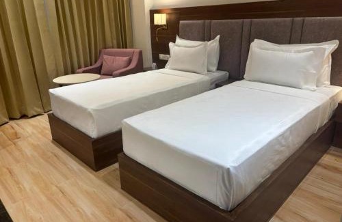 Taj Ganj Hotel | Clarks Inn Suites Agra Near Tajmahal
