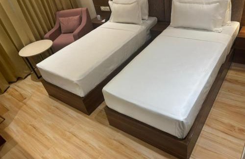 Taj Ganj Hotel | Clarks Inn Suites Agra Near Tajmahal