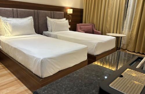 Taj Ganj Hotel | Clarks Inn Suites Agra Near Tajmahal