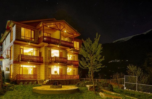 Jagatsukh Hotel | Explore Clarks Inn Suites, Manali: Family-Friendly Retreat