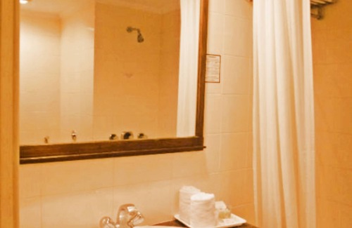 Khajuraho Hotel | Discover Clarks Khajuraho: 4-Star Retreat with Pool & Spa