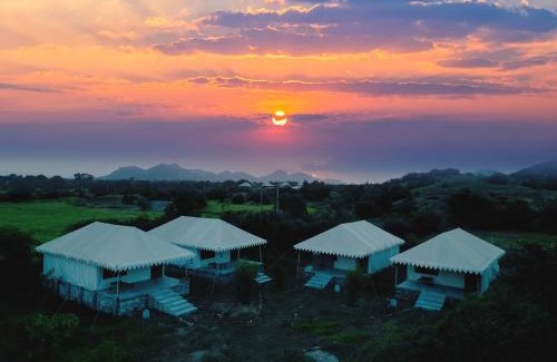 Bali Hotel | Elegant Clarks Safari Jawai with Oceanfront Pool & Dining