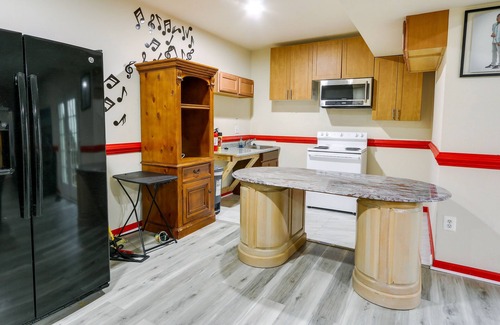Clarksburg Apartment | Relaxing Clarksburg Getaway Near DC & Baltimore Attractions