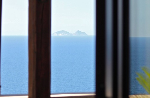 Faro Villa | Seaside Serenity at Claro de Lua Villa with Scenic Views