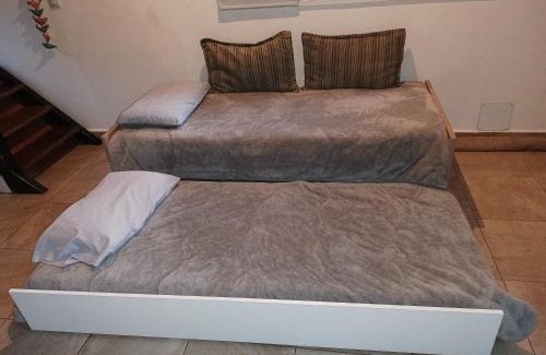 San Carlos de Bariloche House | Pet-Friendly Escape at Claro del Bosque - Oceanfront Bliss