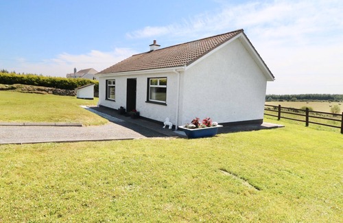 County Waterford Cottage | Discover Clash-Brack: Family-Friendly & Pet Welcoming Stay