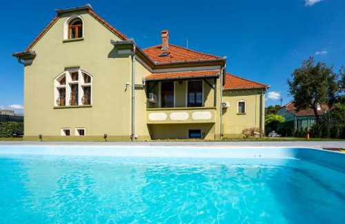Sighisoara Hotel | Experience Classic Haus Sighisoara: Rated 9.4/10 with Ocean Views