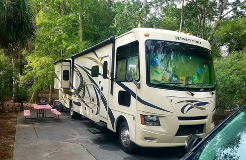 Ocoee House | Explore Our Class A Motorhome: Pet & Child Friendly Stay