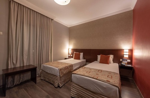 Guaxupe Hotel | Relax at Class Hotel Guaxupé: Pool, Spa & High Ratings