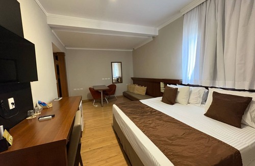 Belo Horizonte Hotel | Discover Class Hotel Passos: Spa, Dining & Family-Friendly