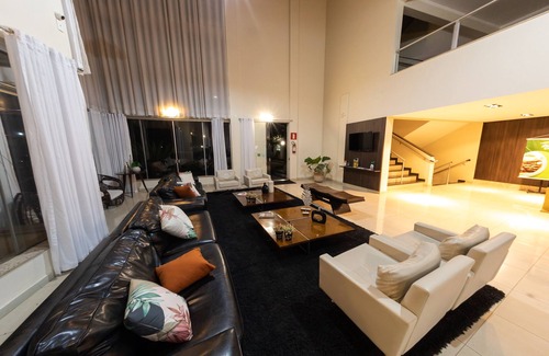 Passos Hotel | Relax at Class Hotel Passos Rio Grande with Pool & Breakfast