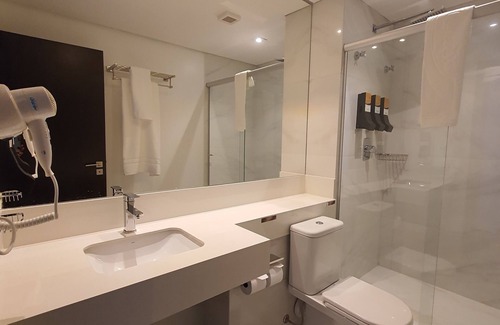 Piracicaba Hotel | Inviting Class Hotel Piracicaba: Pool, Restaurant & Breakfast