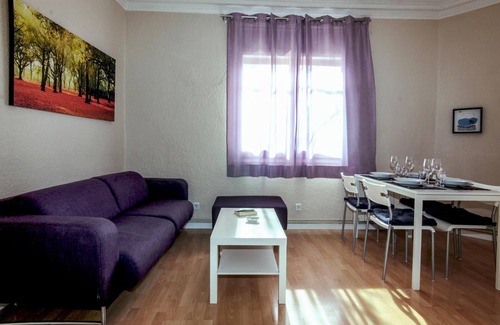 Navas Apartment | Stylish CLASSBEDROOM Barcelona Sagrera Apartment with Spa