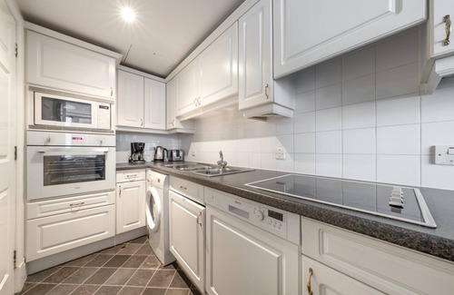 The City of London Apartment | Elegant 1 Bedroom in Central Holborn, London - Rated 10/10