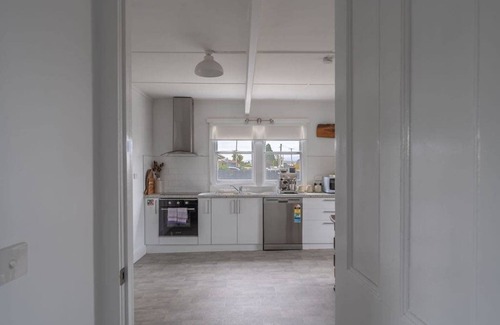 Latrobe House | Timeless 1800s Retreat with WiFi and Kid-Friendly Amenities