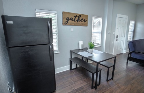 Five Points Apartment | Elegant 1BR Apartment with Spa and Breakfast Amenities