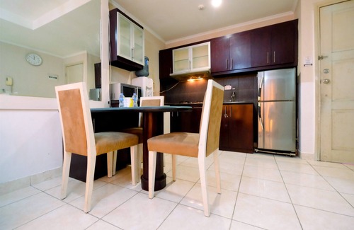 Kelapa Gading Barat Apartment | Budget-Friendly 2BR City Home with Pool & Breakfast