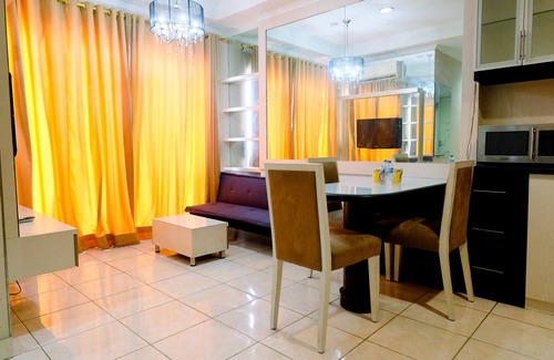 Kelapa Gading Barat Apartment | Budget-Friendly 2BR City Home with Pool & Breakfast