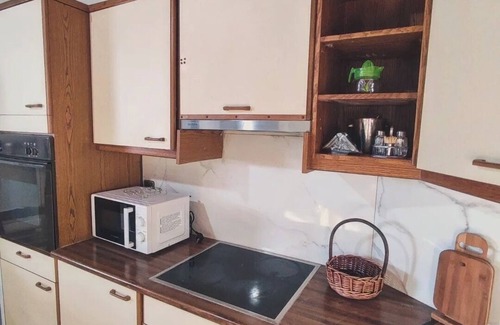 Sivritos Apartment | Classic 3-bedrooms apartment with swimming pool in Meronas