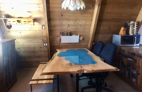 Tahoe Paradise Cabin | Classic A Frame with Spa, Breakfast & Child-Friendly Amenities