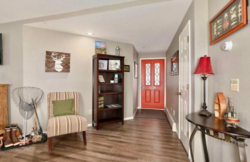 Kenai House | Classic AK Townhome 2BR 2BA