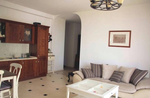 Old Boulevard Apartment | Seaside Apartment in Historic Center with Kitchen Amenities