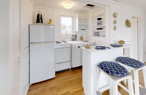Barnstable County Cottage | Oceanfront 2 Bedroom Cottage with Sandy Neck Views