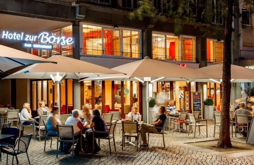 Hamelin Apartment | Cozy Doppelzimmer at Hotel zur Börse with Pet-Friendly Perks