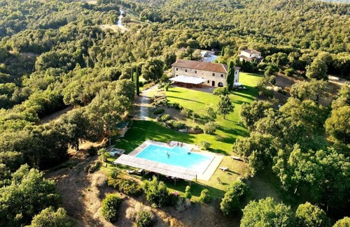 Sassetta Apartment | Classic Double Antique: Pet-Friendly with Breakfast Included