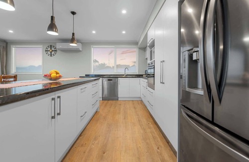 Mount Maunganui House | Classic Escape Convenient Mount location