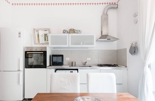 Santissima Annunziata Apartment | Elegant Flat Near Liberty Square with Spa & Breakfast