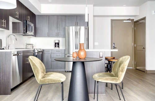 Central District Apartment | Classic Fremont 1BR with Rooftop Pool & Pet-Friendly Stay
