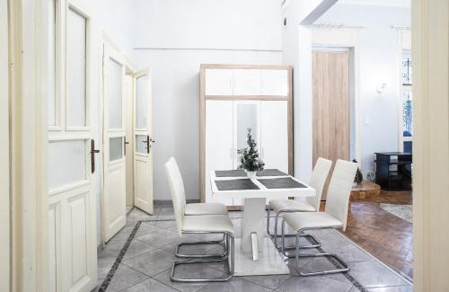 Palace District Hostel | Classic Gem Rooms