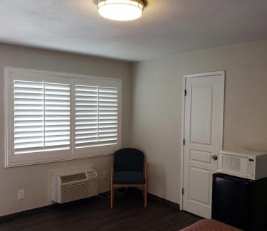 El Centro Hotel | Cozy Classic Inn and Suites: Ideal for Families and Pets