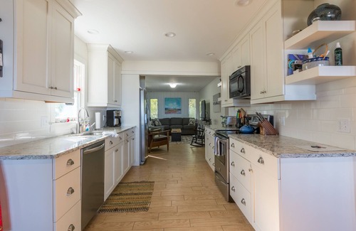 Glen Arbor Cottage | Idyllic Lake Michigan Cottage in Glen Arbor - Guest Rated 9.8