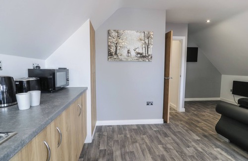 Meliden Cottage | Classic Lodge 15: Pet-Friendly Escape with Pool in Dyserth