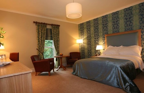 Farington Hotel | Guest Rated 8.8: Classic Lodges - Farington Lodge Awaits
