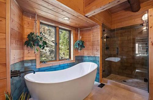 Lyons House | Inviting Log Cabin Steps from Rocky Mountain Adventure