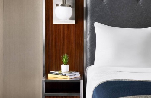 Garment District Hotel | Classic Manhattan Experience in a Landmark Hotel Steps from Penn Station